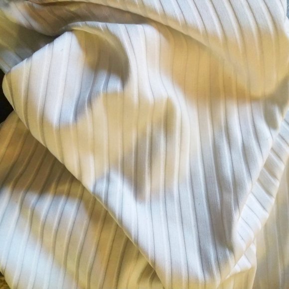 Vintage Y2K White Ribbed Slimming Tank Top - Picture 5 of 9